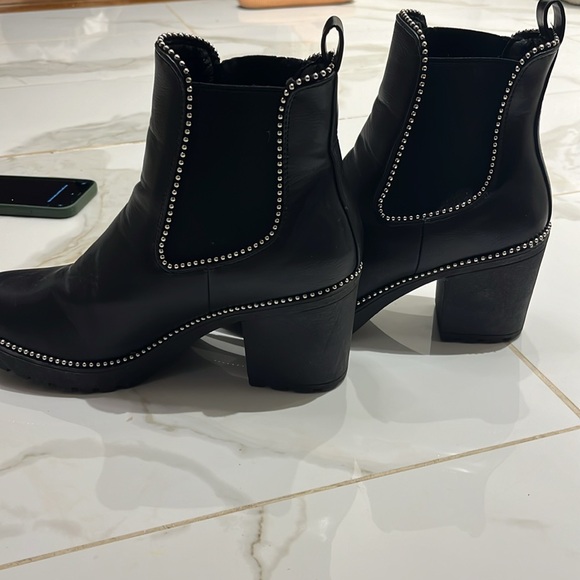 Heeled boots - Picture 2 of 4